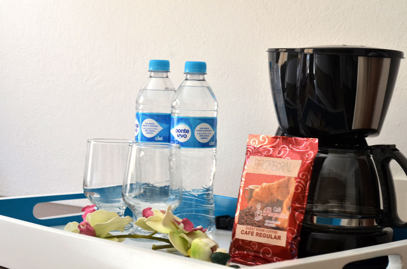 Hotel Catedral La Paz Exterior foto Coffee and bottled water